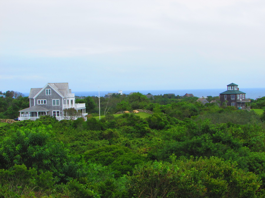 Spectactular home on Block Island overlooking the ocean